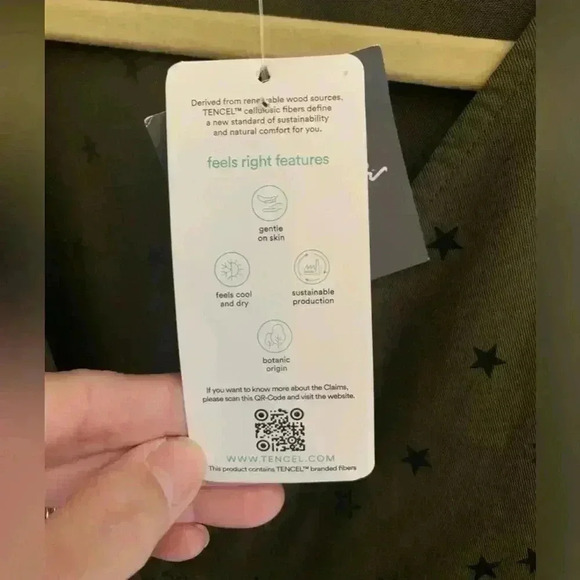 Woman’s Eddie Bauer Green 100% Tencel Lyocell Long Sleeve Wrap Star Top Size L - Picture 8 of 8